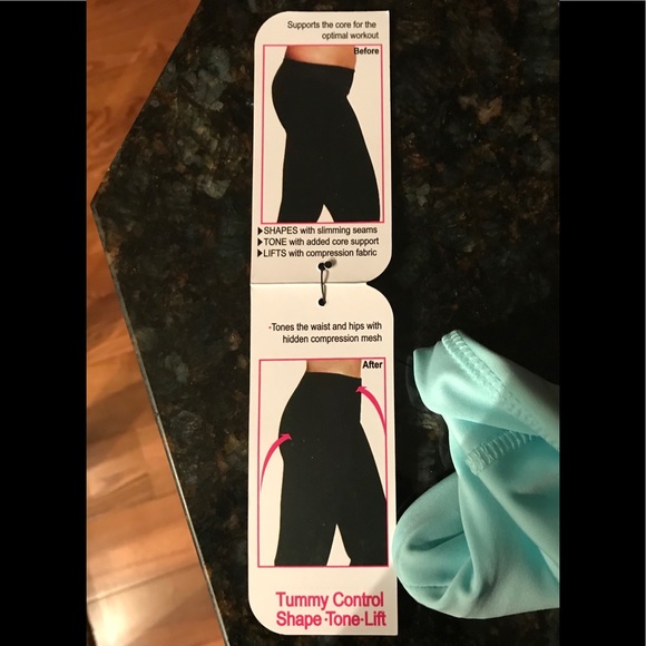 SOLD - NWT Vogo Aqua Workout Capri Leggings - Picture 14 of 16